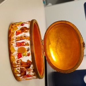 Antique Jewelry box. Rare Capodimonte style porcelin box, 19th century